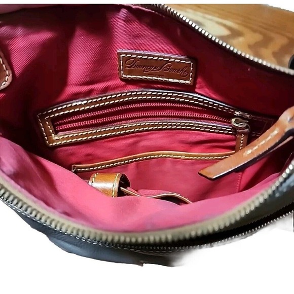 Dooney & Bourke Pebble Grain Small Tassel Crossbody Shoulder Bag Taupe Excellent - Picture 9 of 10